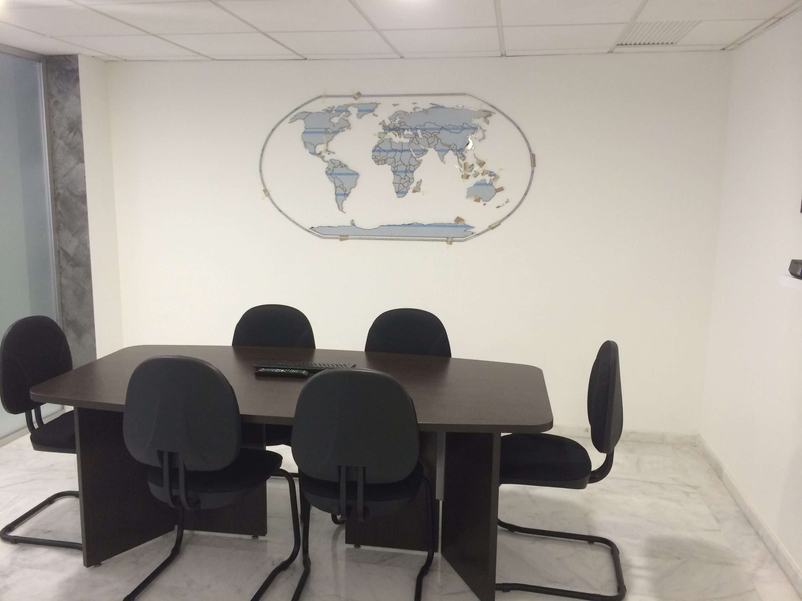 mapa en inox oficina